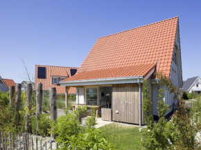 Luxurious villa with dishwasher, only 500 m from the sea